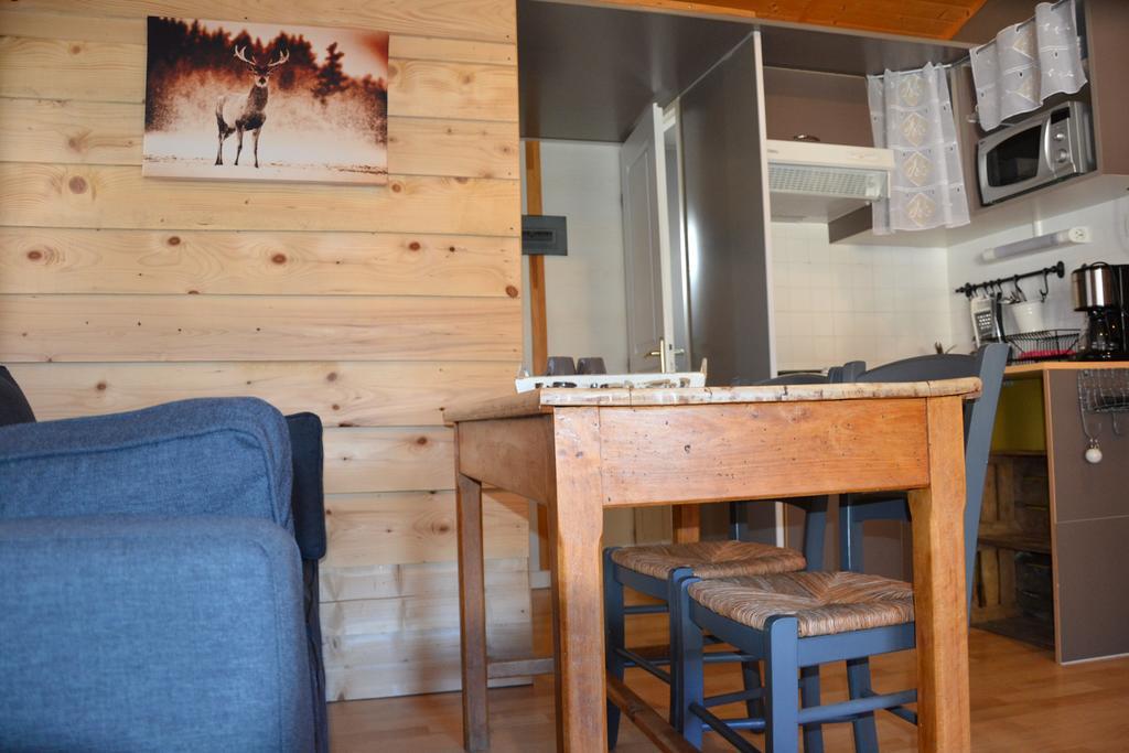 Camping La Mare Aux Fees Hotel Roquefeuil Bagian luar foto