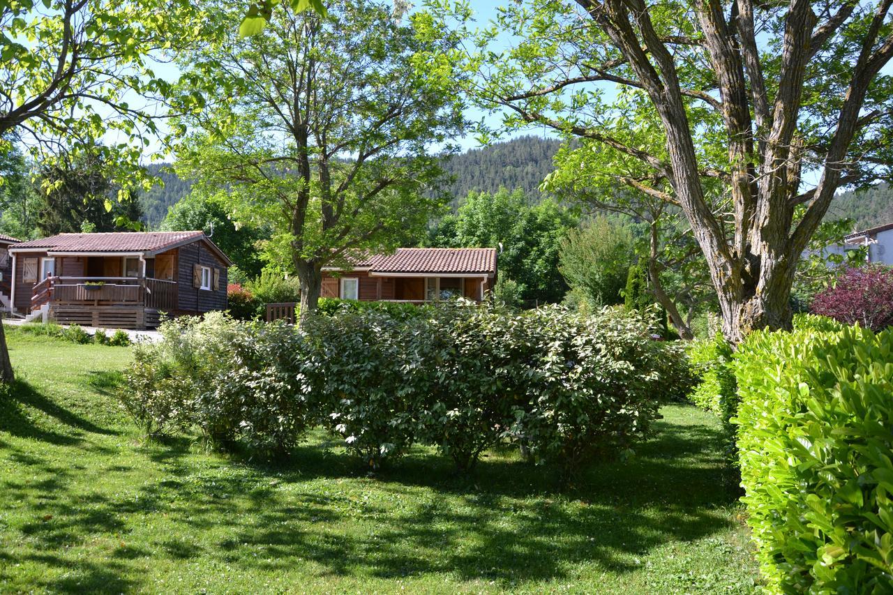Camping La Mare Aux Fees Hotel Roquefeuil Bagian luar foto