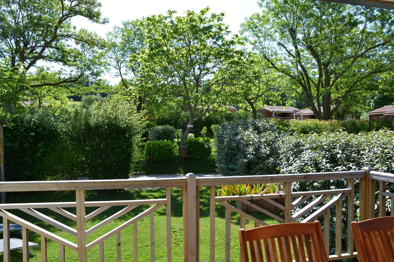 Camping La Mare Aux Fees Hotel Roquefeuil Bagian luar foto